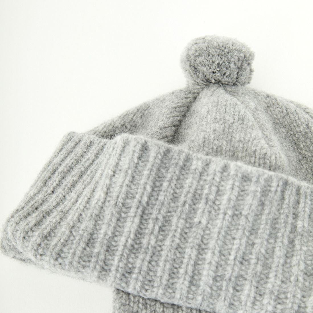 NINE TAILOR [ナインテイラー] Stalk Flap Watch ポンポンニット帽 [N