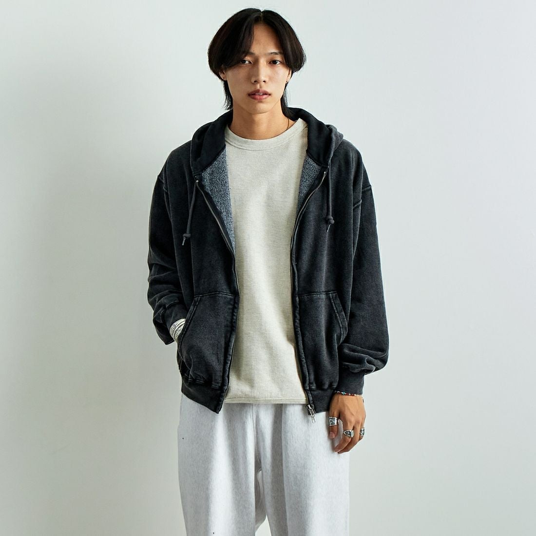 BLACK&&モデル身長：179cm 着用サイズ：L&&