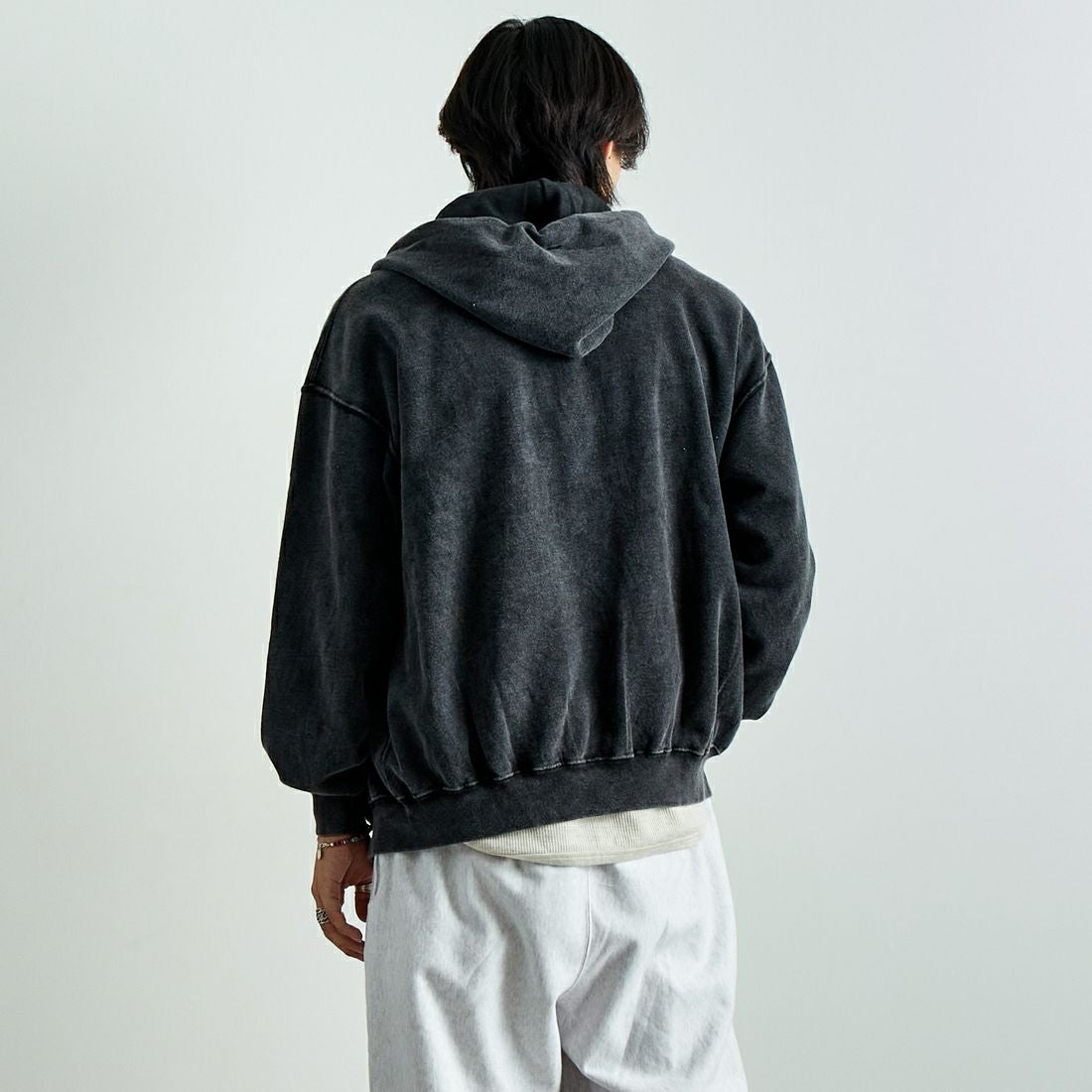 Jeans Factory Clothes [ジーンズファクトリークローズ] T/Cケミカルカコウウラケジップパーカー [2423-426IN] BLACK &&モデル身長：179cm 着用サイズ：L&&