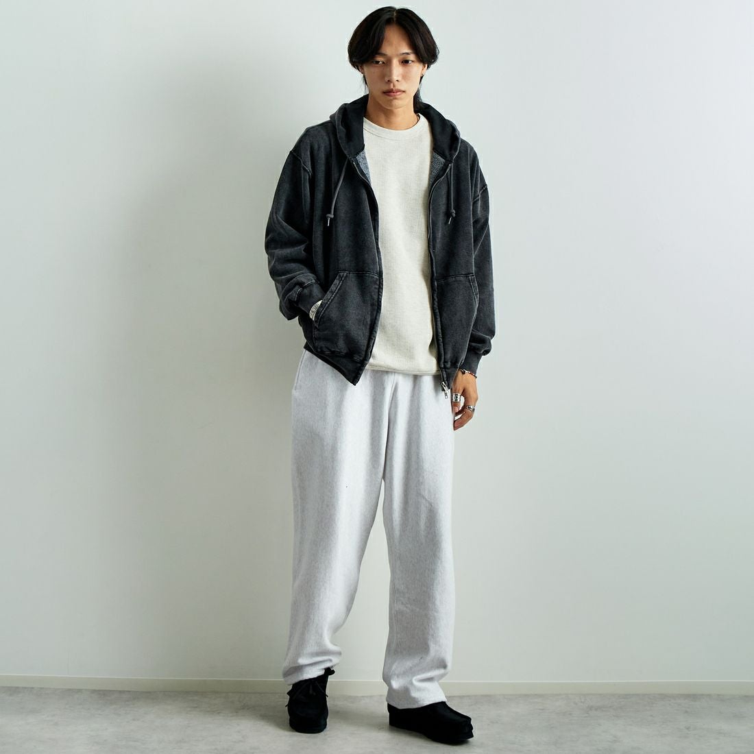 Jeans Factory Clothes [ジーンズファクトリークローズ] T/Cケミカルカコウウラケジップパーカー [2423-426IN] BLACK &&モデル身長：179cm 着用サイズ：L&&