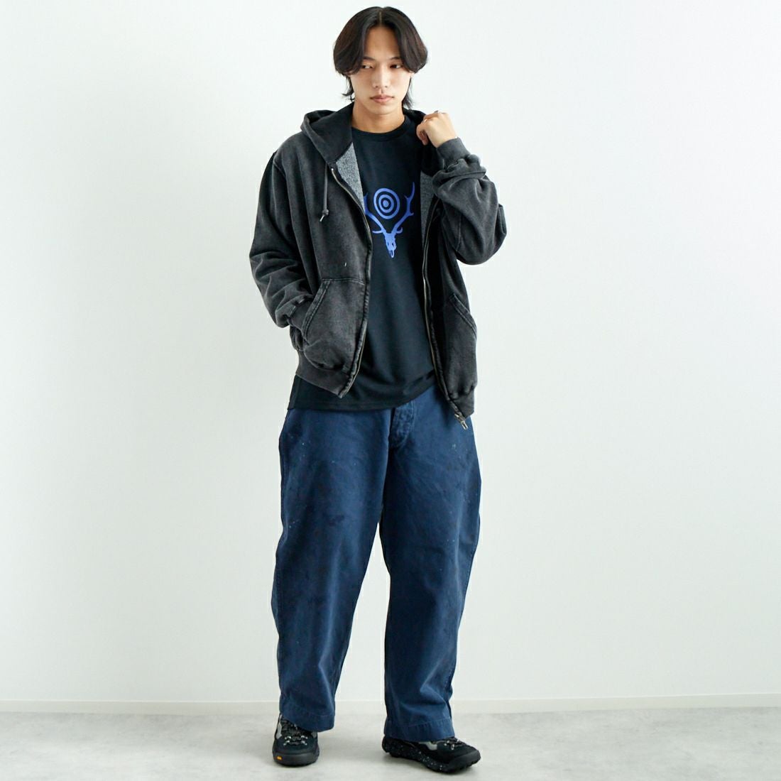 Jeans Factory Clothes [ジーンズファクトリークローズ] T/Cケミカルカコウウラケジップパーカー [2423-426IN] BLACK &&モデル身長：179cm 着用サイズ：L&&