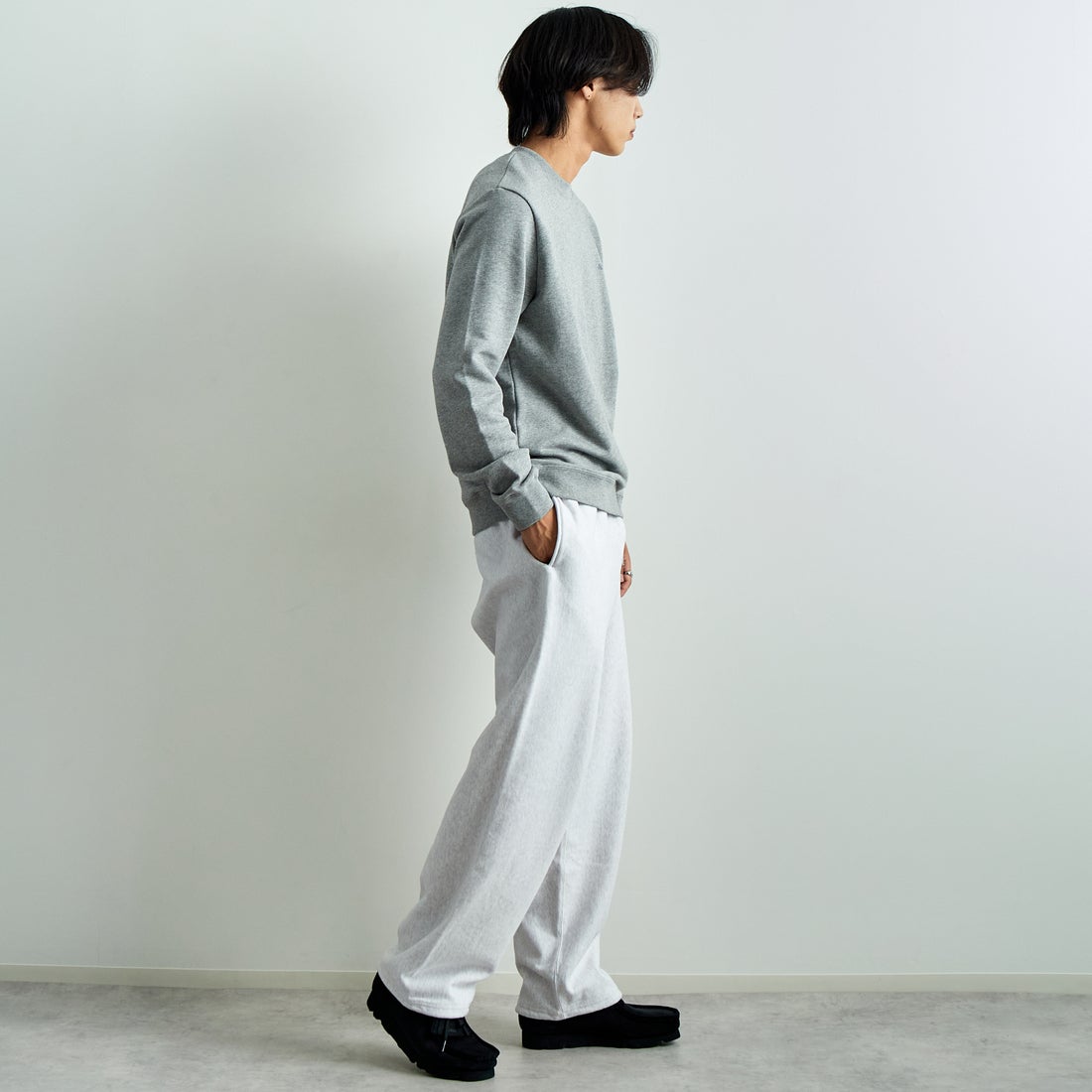 A.P.C. [アー・ペー・セー] ロゴ刺繍スウェット [APC-BRODE] 93 GRIS CH &&モデル身長：179cm 着用サイズ：M&&
