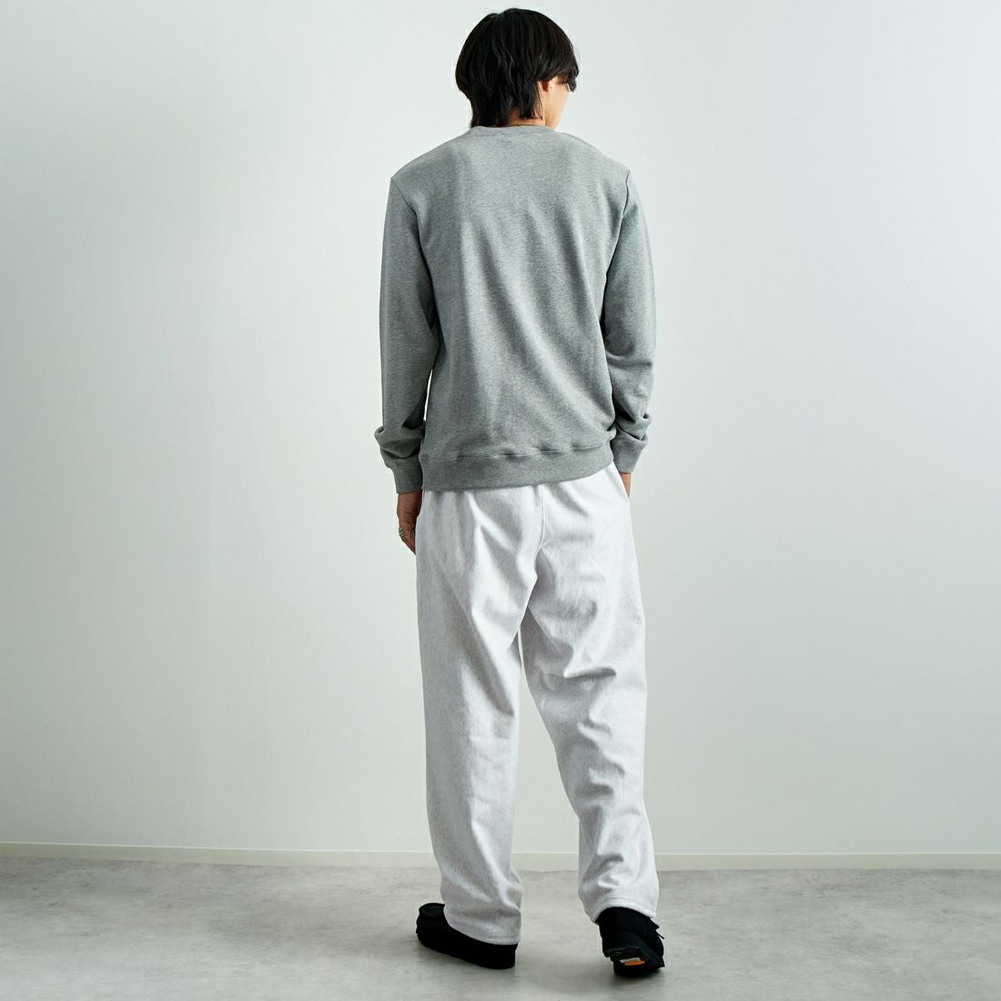 A.P.C. [アー・ペー・セー] ロゴ刺繍スウェット [APC-BRODE] 93 GRIS CH &&モデル身長：179cm 着用サイズ：M&&