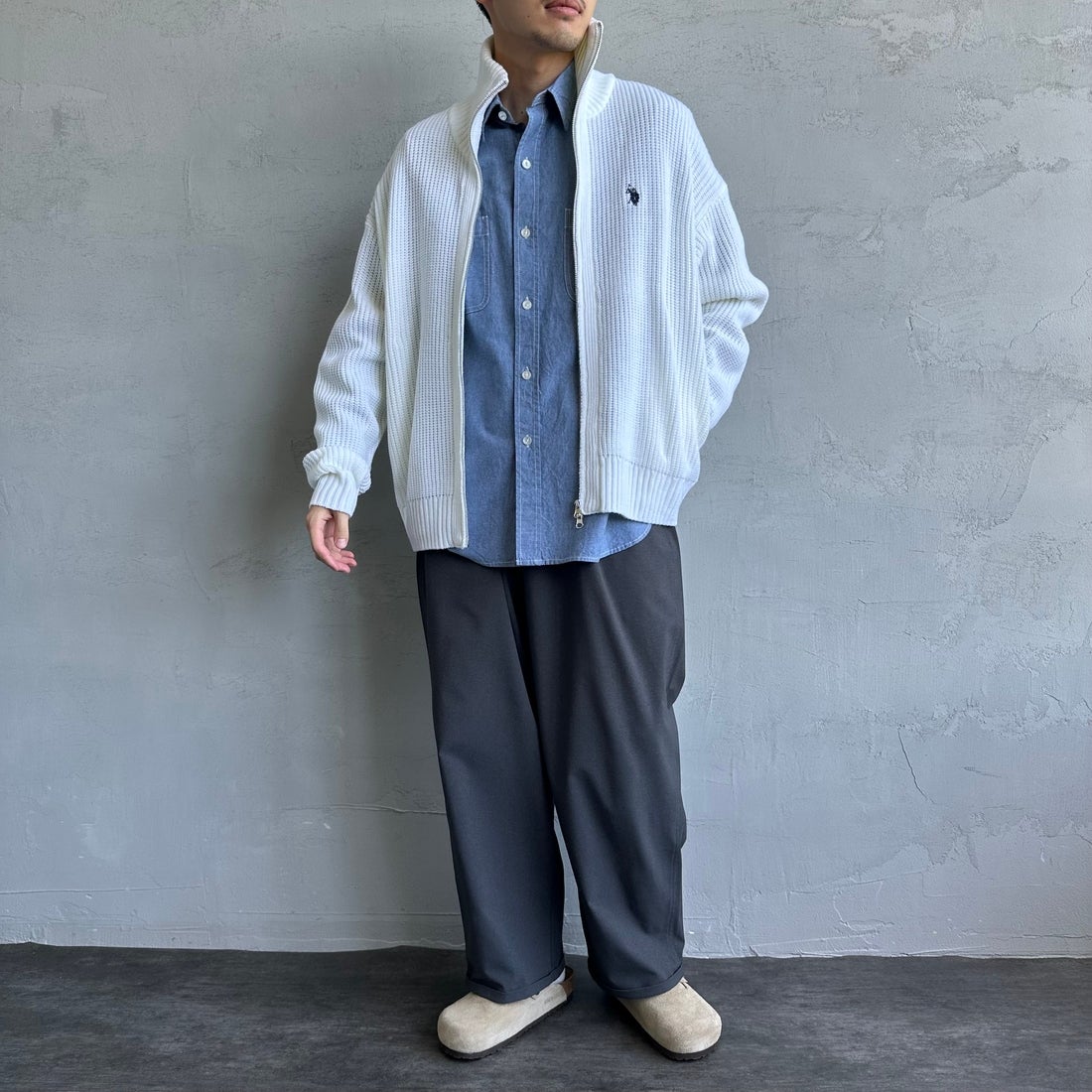U.S.POLO ASSN. [ユーエスポロアッスン] 別注 ワンポイントロゴ刺繍 ドライバーズニットカーディガン [PLM43409IN-JF] ｵﾌﾎﾜｲﾄ&&モデル身長：168cm 着用サイズ：M&&