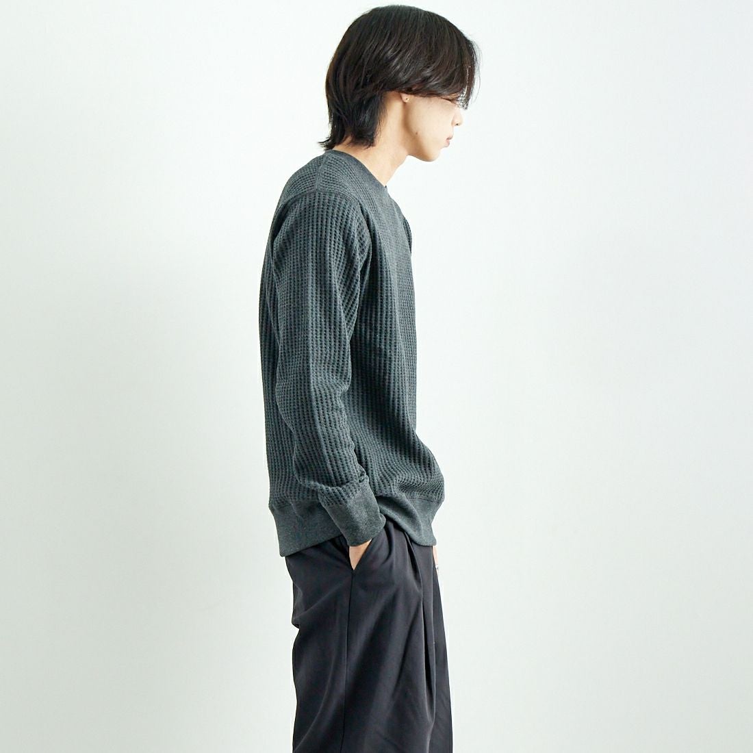JE MORGAN [ジェイイーモーガン] ビッグワッフルクルーネックシャツ [JB001-52C] 18 ﾓｸCHARC &&モデル身長：179cm 着用サイズ：L&&