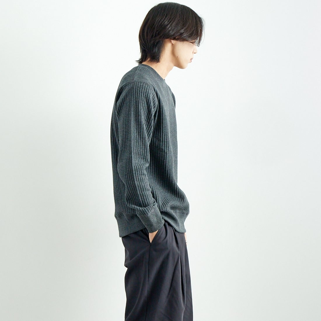 JE MORGAN [ジェイイーモーガン] ビッグワッフルクルーネックシャツ [JB001-52C] 18 ﾓｸCHARC &&モデル身長：179cm 着用サイズ：L&&