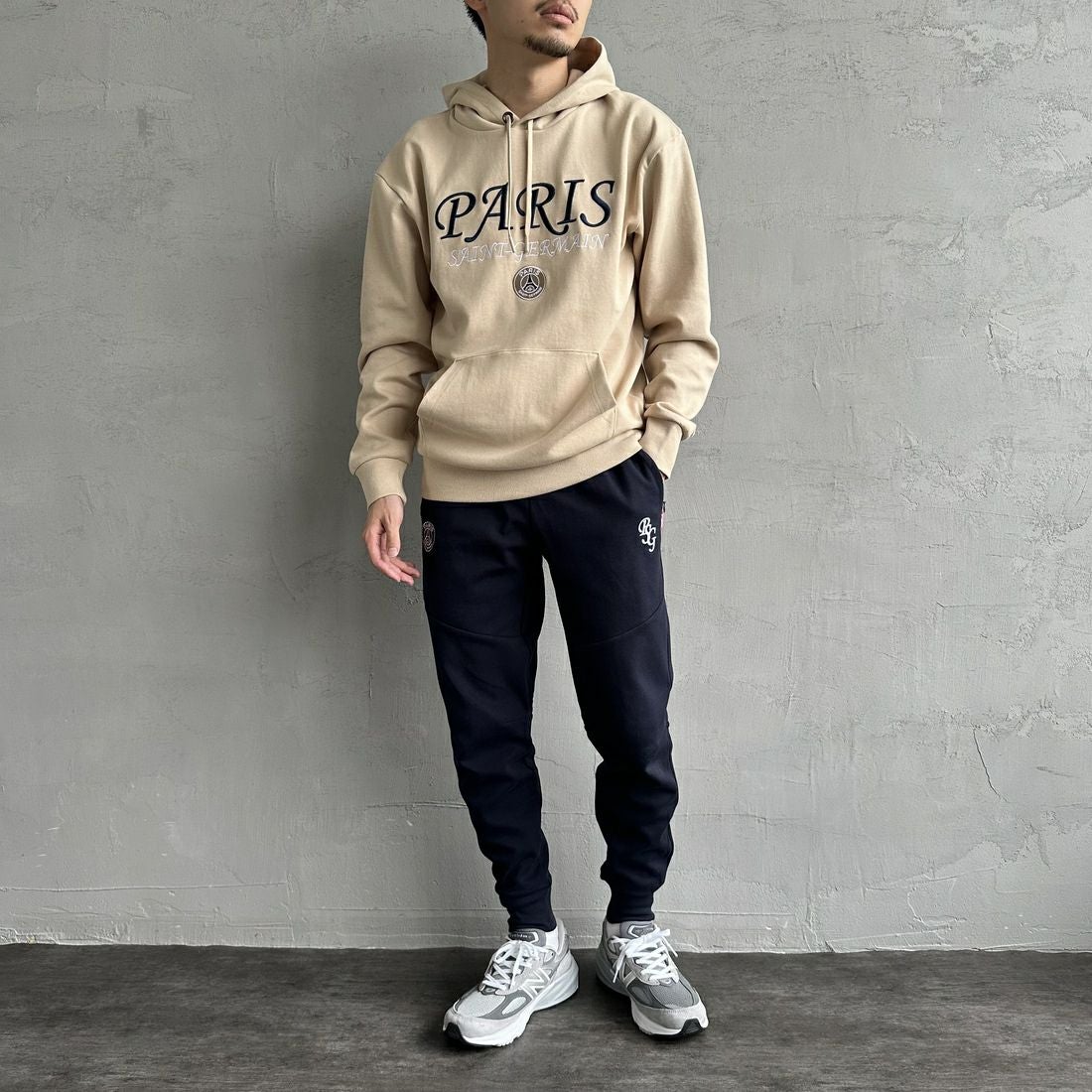 PARIS SAINT-GERMAN [パリ・サンジェルマン] PSG ブランド刺繍ロゴ スウェットパーカー [PS0624FW0001] GREGE &&モデル身長：168cm 着用サイズ：M&&