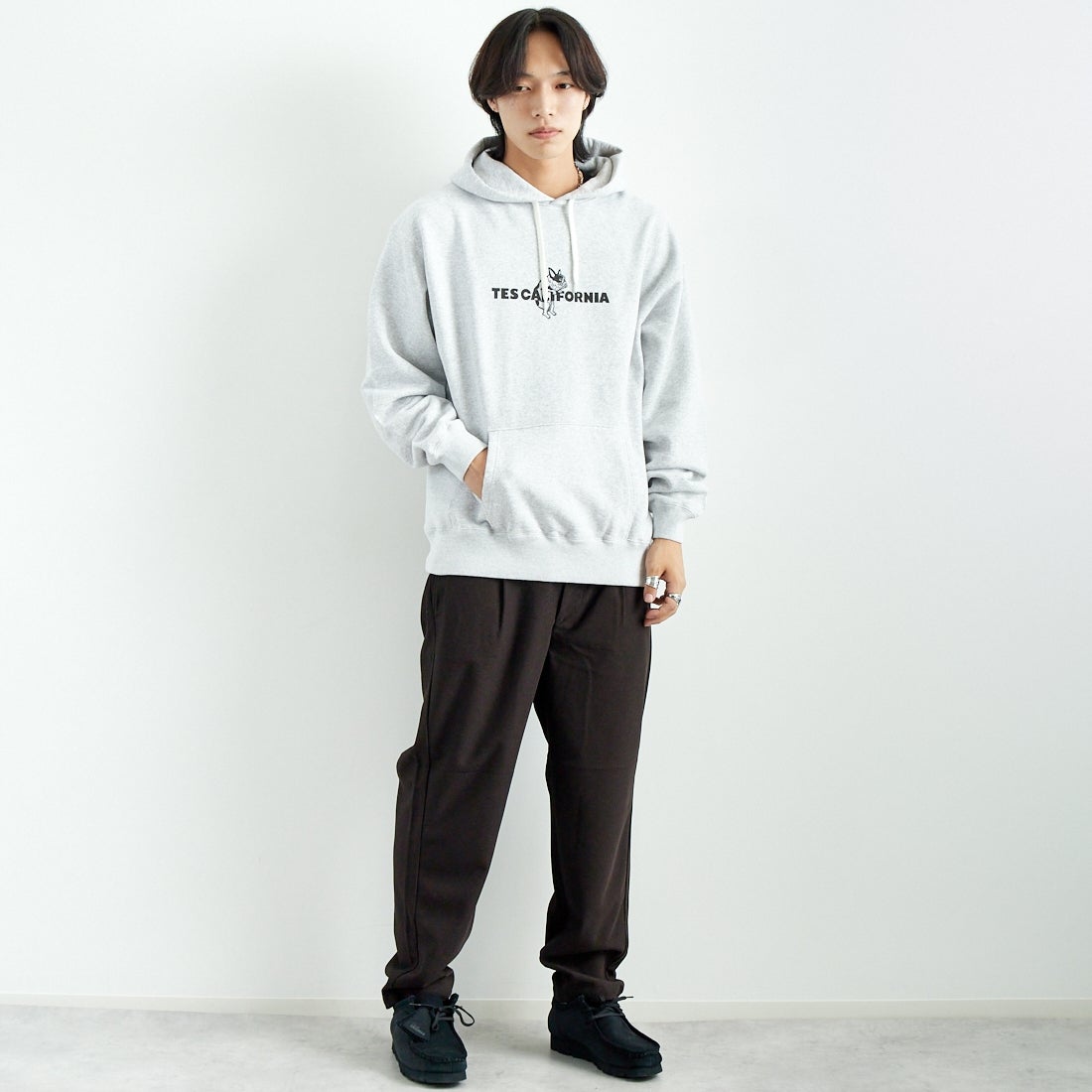 Jeans Factory Clothes [ジーンズファクトリークローズ] ウールライクニットツイルワイドテーパード [JFC-244-058] 54 BRN &&モデル身長：179cm 着用サイズ：L&&