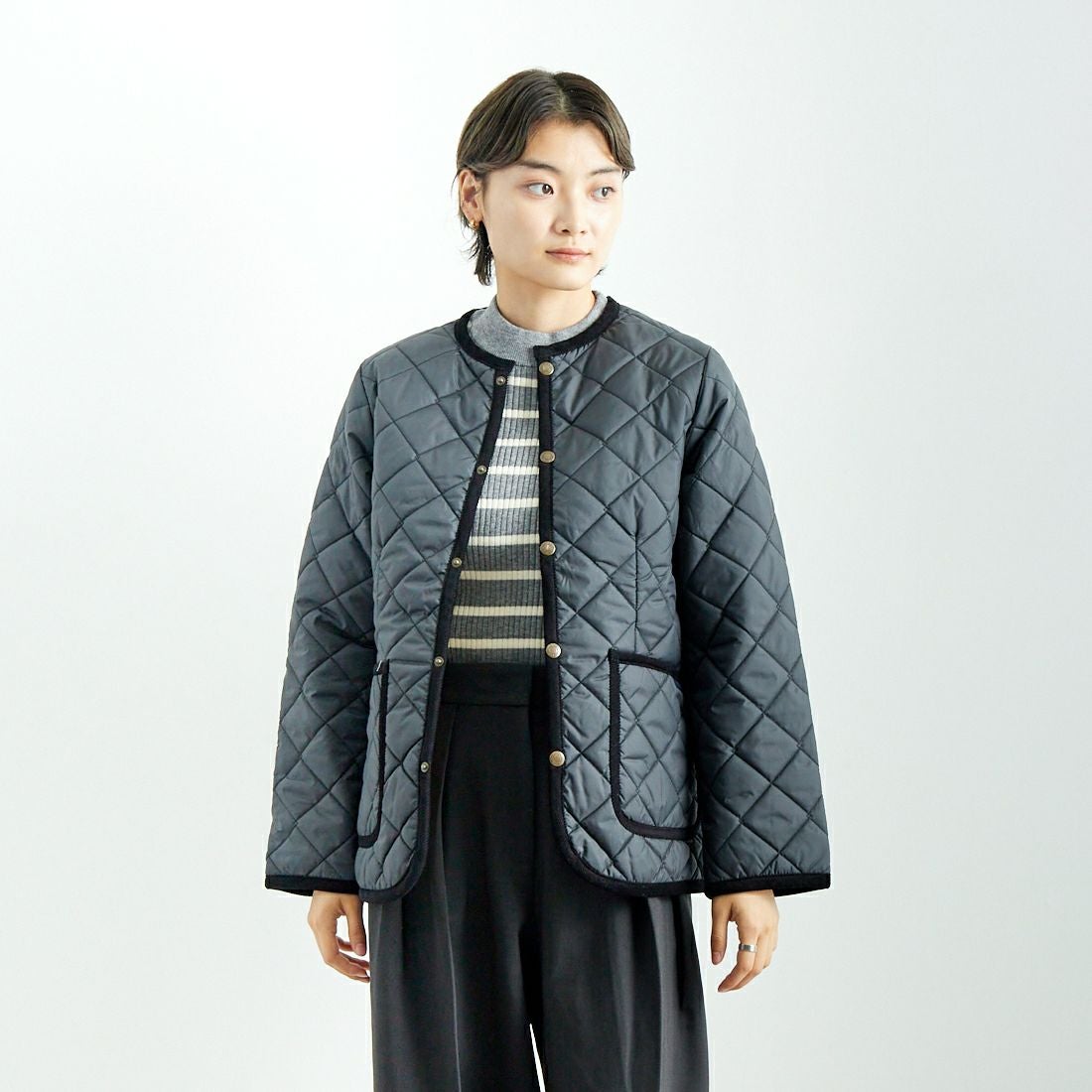 LAVENHAM [ラベンハム] クルーネックキルティングジャケット [LV6186] G95 LAMP B &&モデル身長：160cm 着用サイズ：8&&