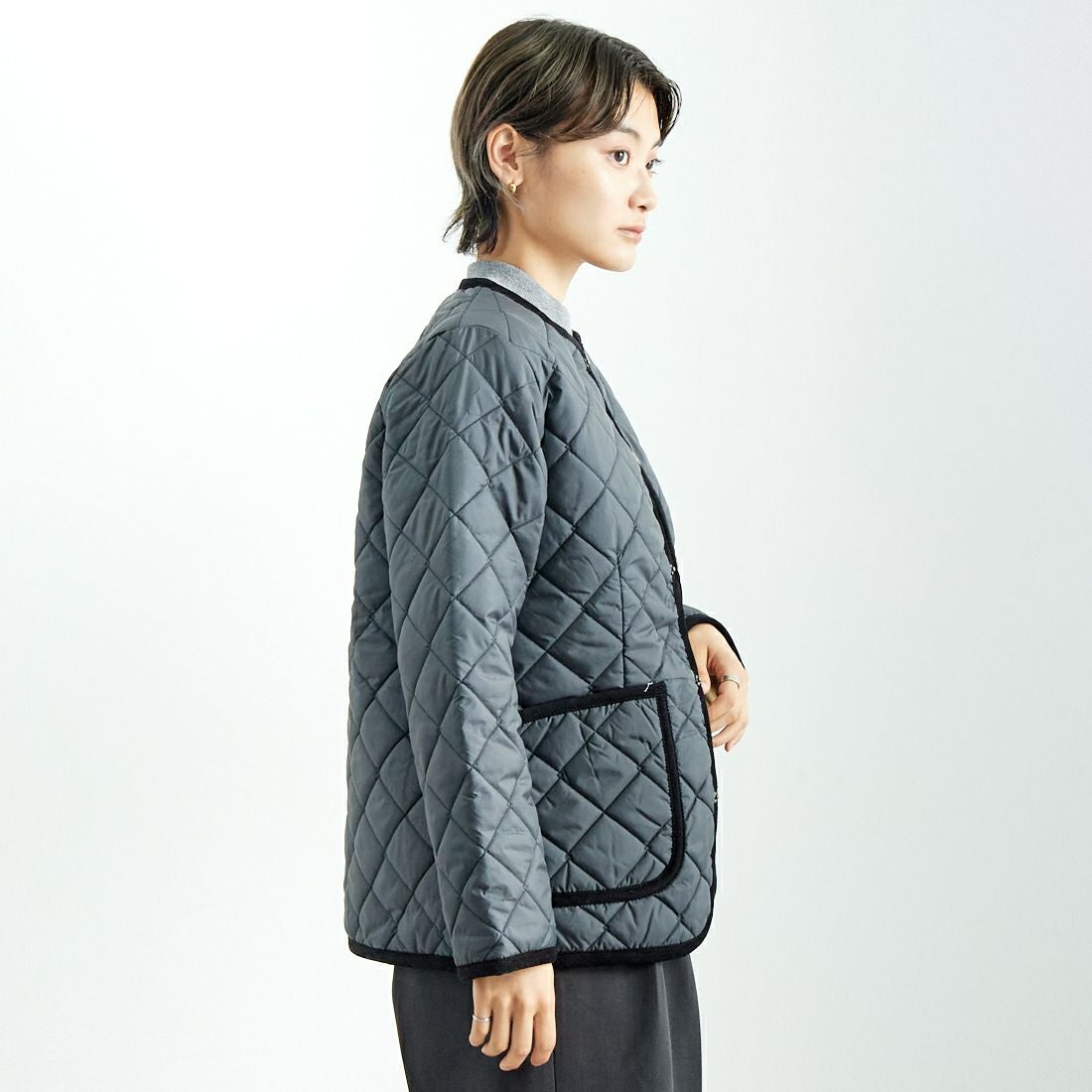 LAVENHAM [ラベンハム] クルーネックキルティングジャケット [LV6186] G95 LAMP B &&モデル身長：160cm 着用サイズ：8&&