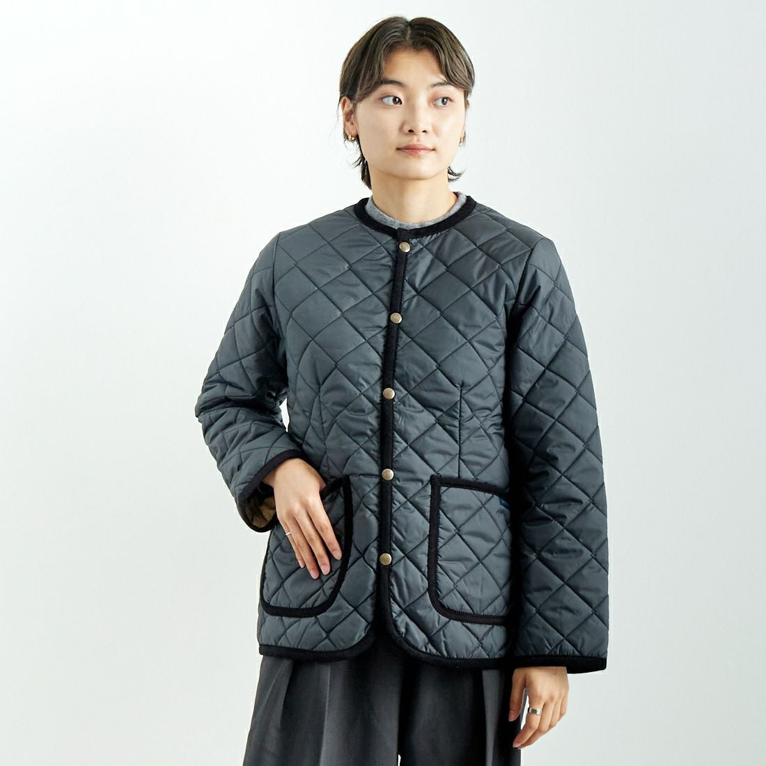 LAVENHAM [ラベンハム] クルーネックキルティングジャケット [LV6186