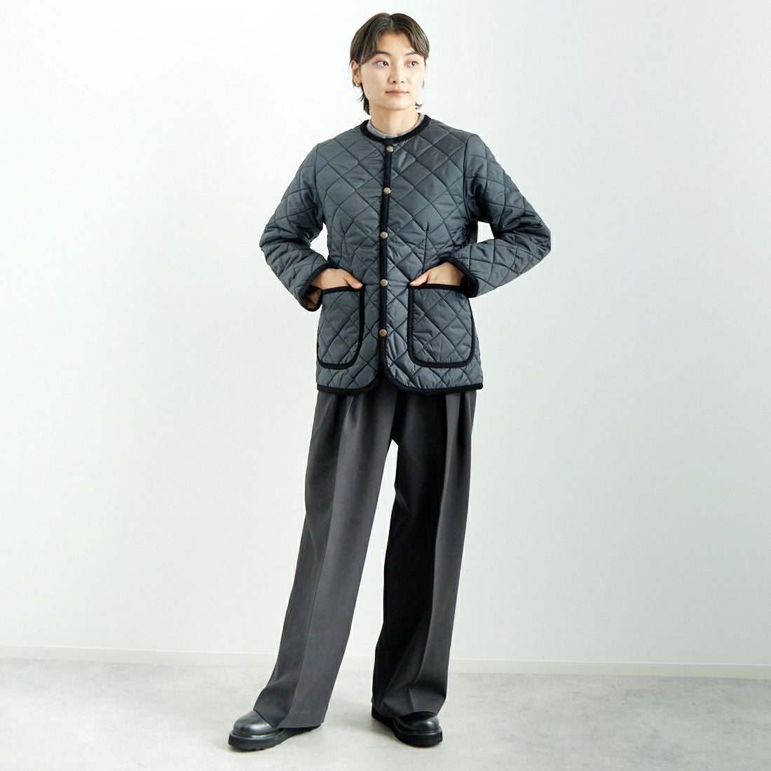 LAVENHAM [ラベンハム] クルーネックキルティングジャケット [LV6186] G95 LAMP B &&モデル身長：160cm 着用サイズ：8&&