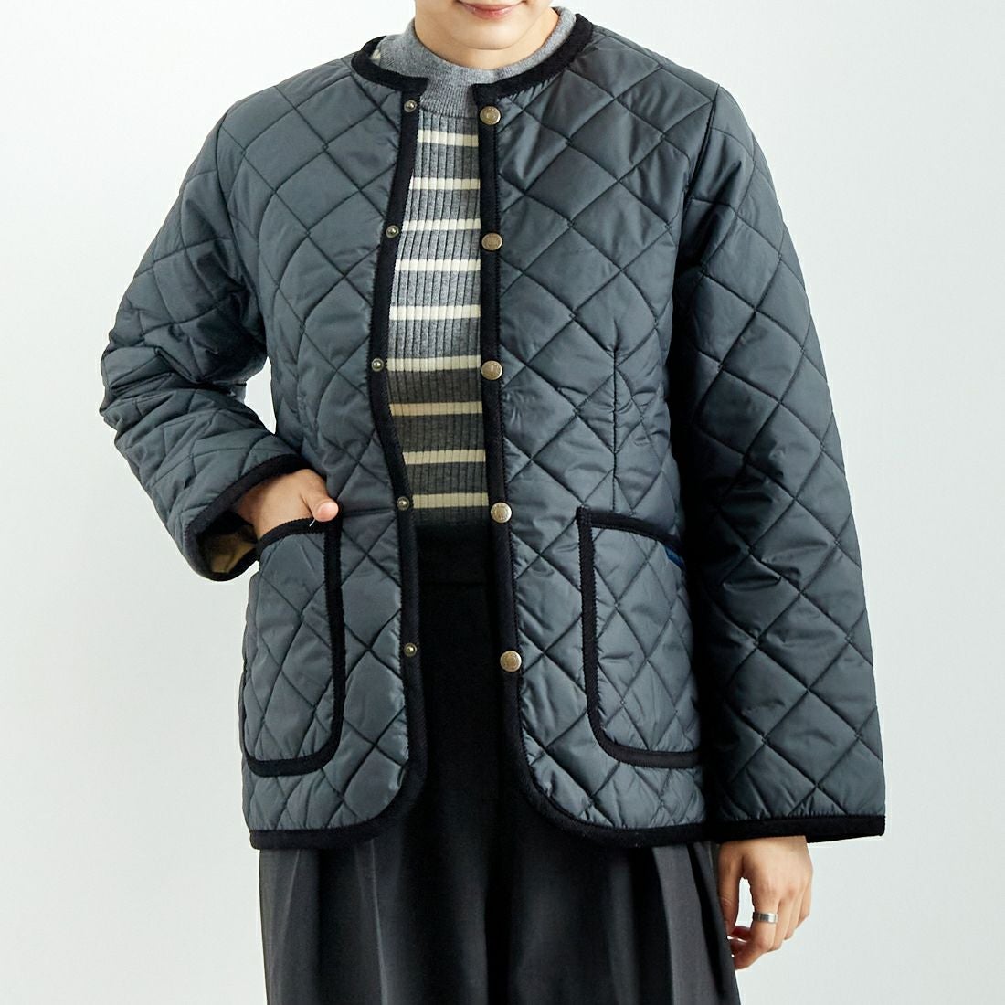 LAVENHAM [ラベンハム] クルーネックキルティングジャケット [LV6186