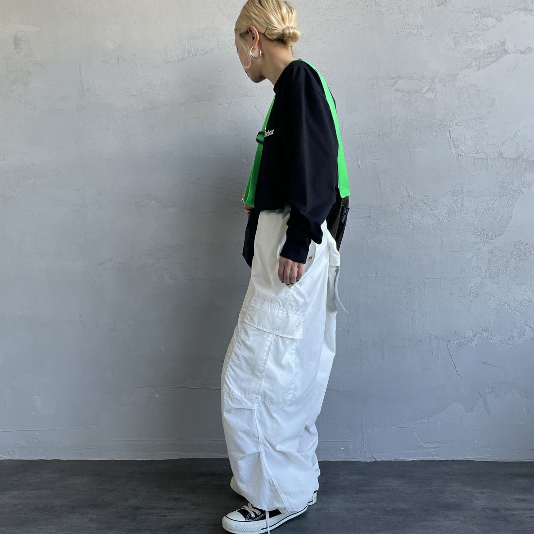 Barbour [バブアー] ワンポイントロゴ ロングスリーブTシャツ [MTS1328] BLACK &&モデル身長：150cm 着用サイズ：36&&