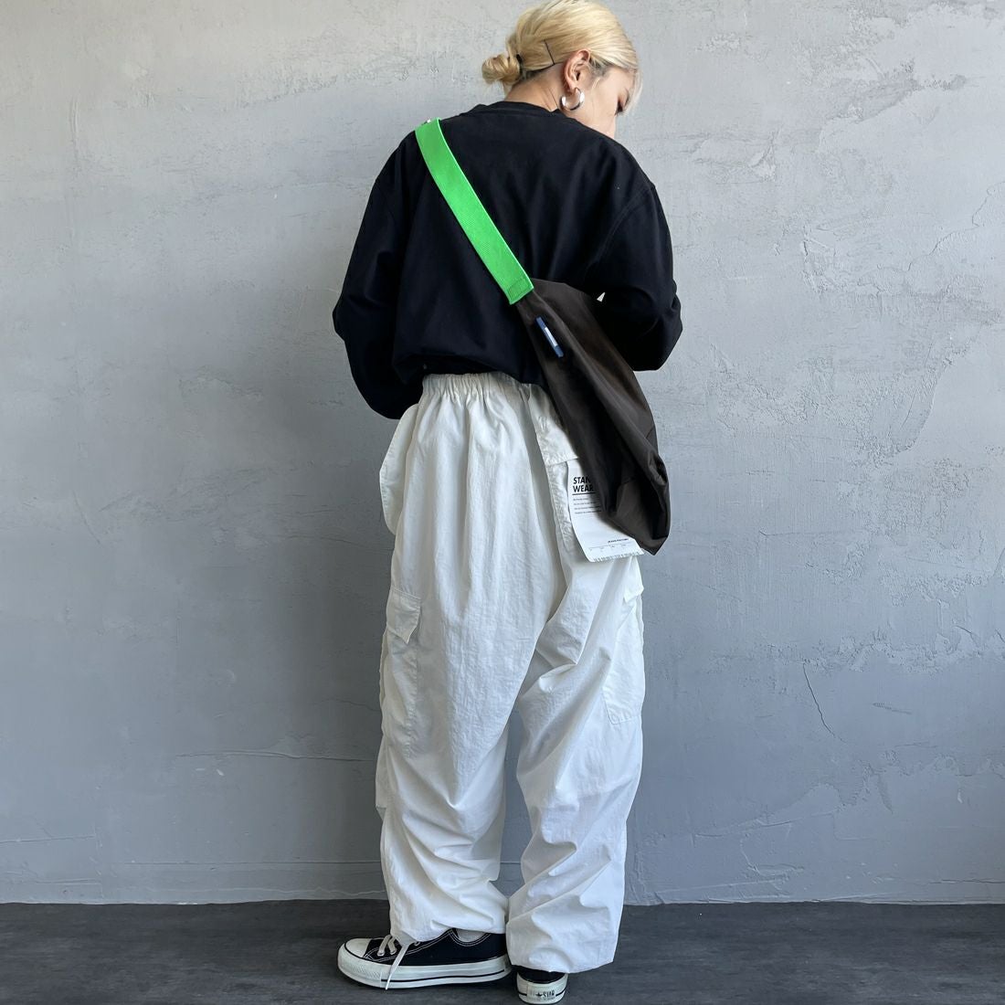 Barbour [バブアー] ワンポイントロゴ ロングスリーブTシャツ [MTS1328] BLACK &&モデル身長：150cm 着用サイズ：36&&