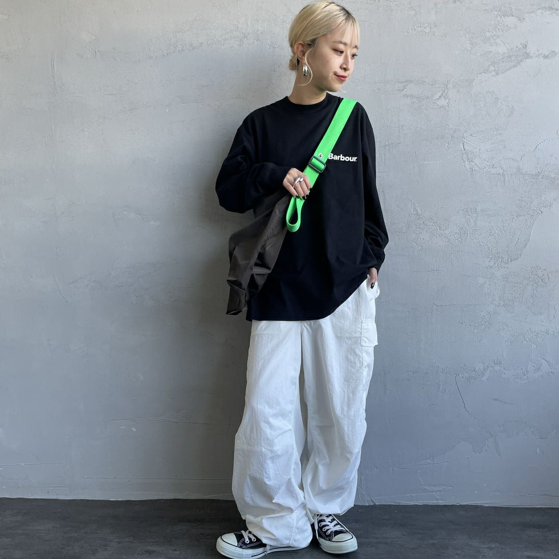 Barbour [バブアー] ワンポイントロゴ ロングスリーブTシャツ [MTS1328] BLACK &&モデル身長：150cm 着用サイズ：36&&