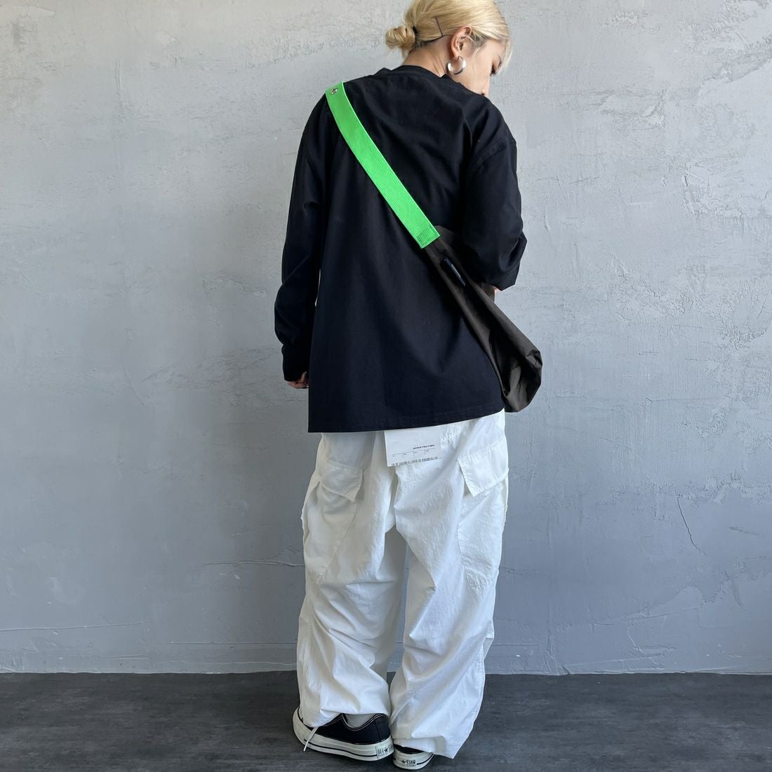 Barbour [バブアー] ワンポイントロゴ ロングスリーブTシャツ [MTS1328] BLACK &&モデル身長：150cm 着用サイズ：36&&