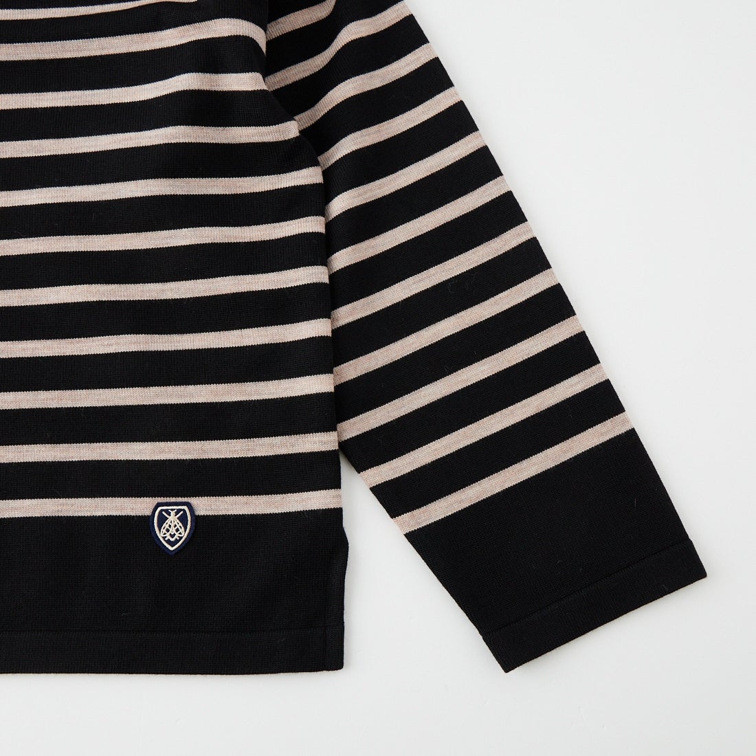 ORCIVAL [オーシバル] ウールプレーティング ボートネックニット [OR-D0101CRA] ECRU/NAVY&&モデル身長：160cm 着用サイズ：1&&