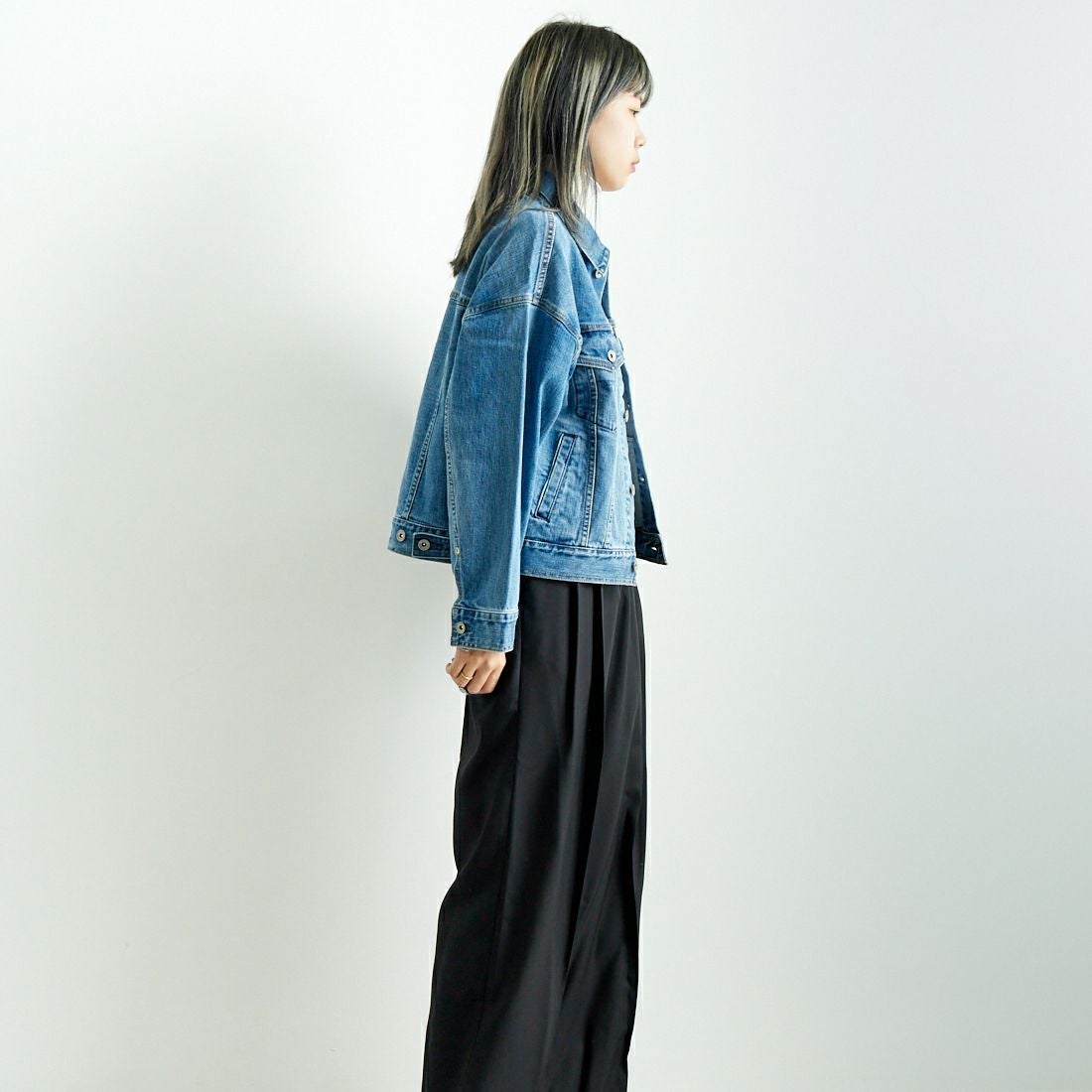 YANUK [ヤヌーク] ジーンジャケット [57143401] ULB &&モデル身長：167cm 着用サイズ：F&&