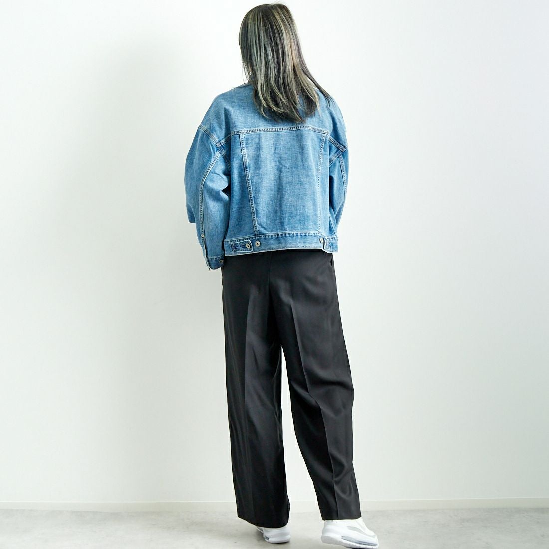 YANUK [ヤヌーク] ジーンジャケット [57143401] ULB &&モデル身長：167cm 着用サイズ：F&&