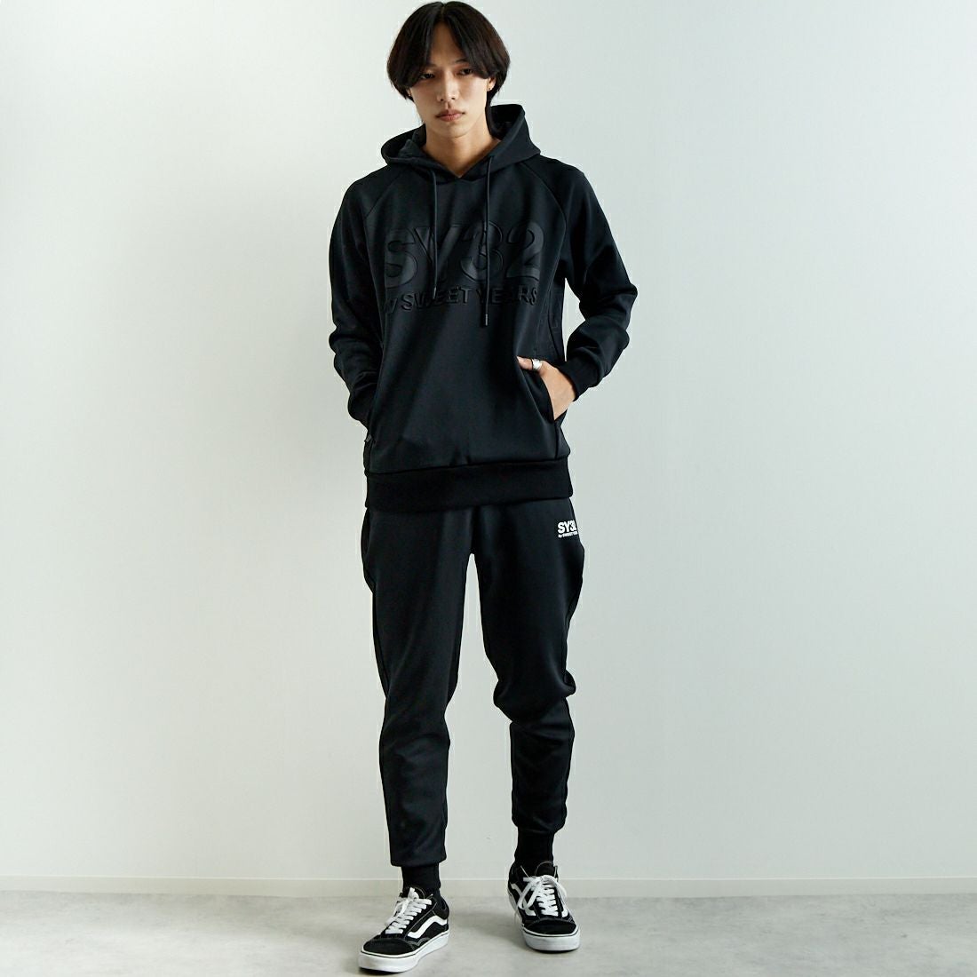 SY32 [エスワイサーティトゥ] ダブルニット プルオーバーフーディー [14506] BLACK &&モデル身長：179cm 着用サイズ：L&&