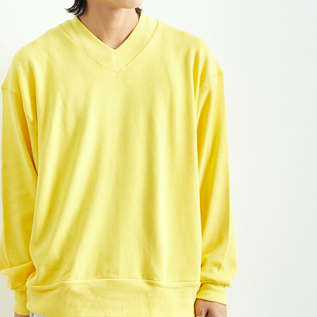 GICIPI [ジチピ] GIRAFFA ジラーファ コットンVネックミラノリブニットソープルオーバー [2407A-MODI] CAPELLA &&モデル身長：179cm 着用サイズ：5&&