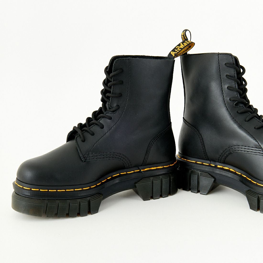 Dr.Martens [ドクターマーチン] AUDRICK 8 ホール ブーツ [27149001