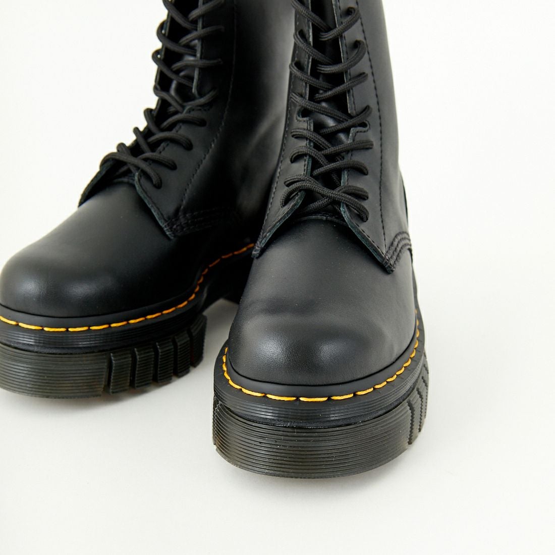 Dr.Martens [ドクターマーチン] AUDRICK 8 ホール ブーツ [27149001] BLACK