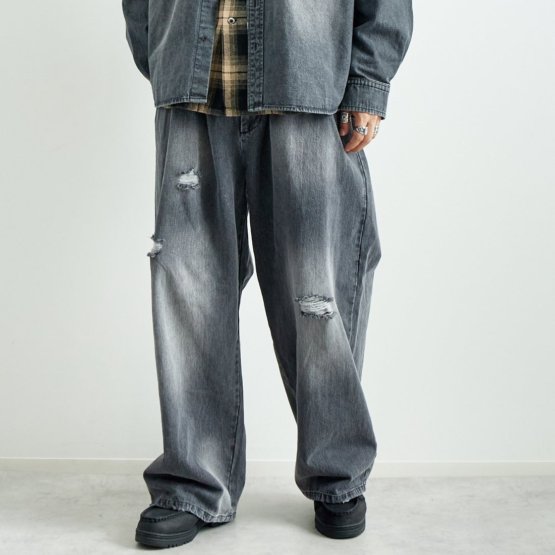 710 BLACK&&モデル身長：179cm 着用サイズ：M&&