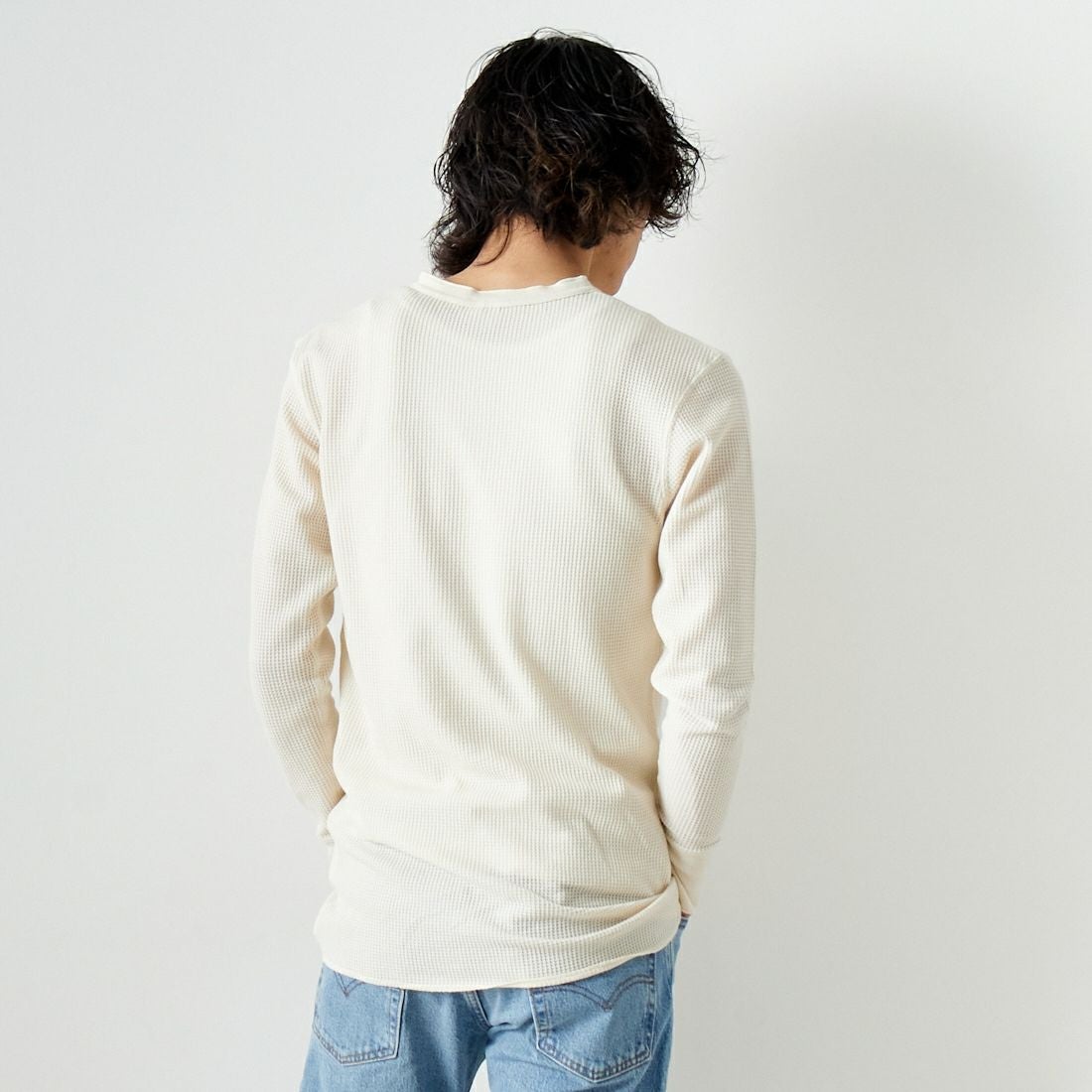 JE MORGAN [ジェイイーモーガン] ヘンリーネックTシャツ [JC189-52S] 04 NATURAL &&モデル身長：182cm 着用サイズ：L&&