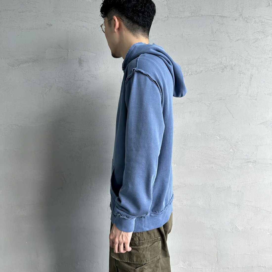 ONEITA [オニータ] 別注 インサイドアウト スウェットパーカー [2423-441IN-JF] NAVY &&モデル身長：168cm 着用サイズ：M&&