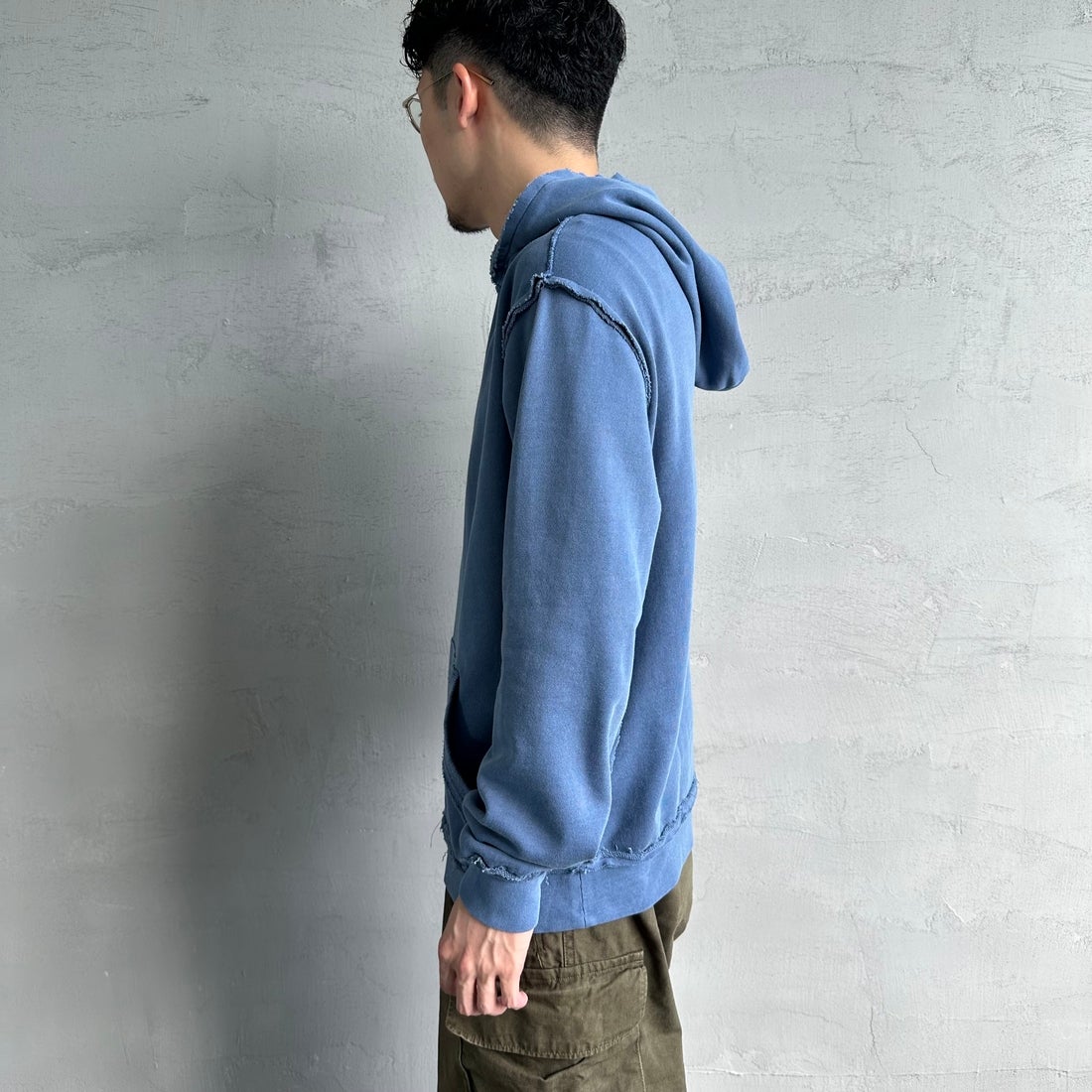 ONEITA [オニータ] 別注 インサイドアウト スウェットパーカー [2423-441IN-JF] NAVY &&モデル身長：168cm 着用サイズ：M&&