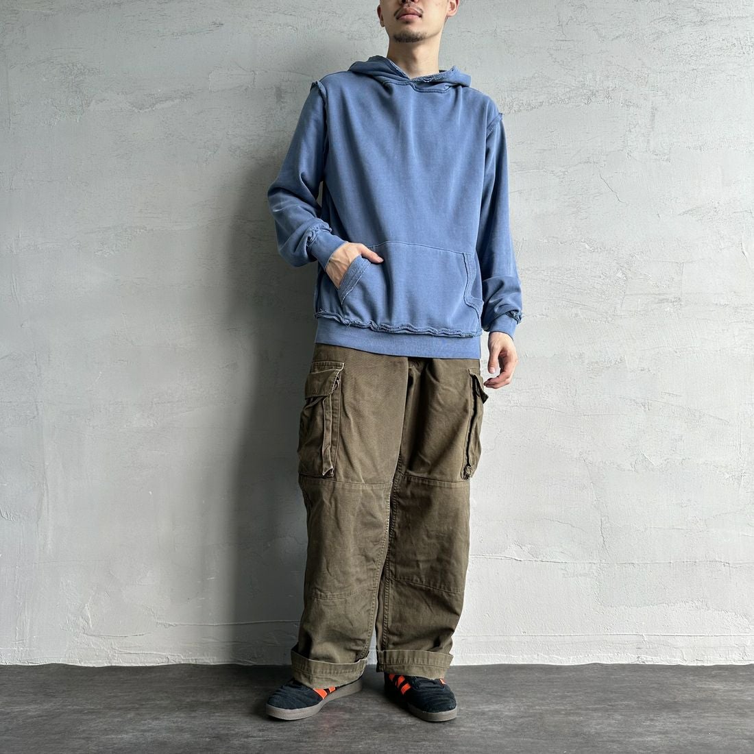 ONEITA [オニータ] 別注 インサイドアウト スウェットパーカー [2423-441IN-JF] NAVY &&モデル身長：168cm 着用サイズ：M&&