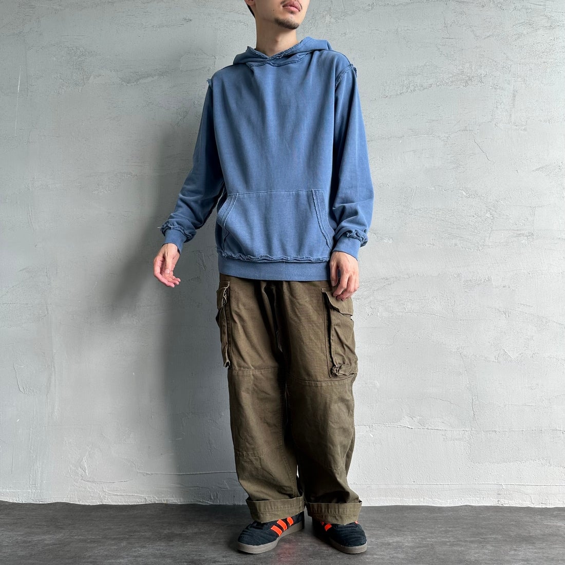 ONEITA [オニータ] 別注 インサイドアウト スウェットパーカー [2423-441IN-JF] NAVY &&モデル身長：168cm 着用サイズ：M&&
