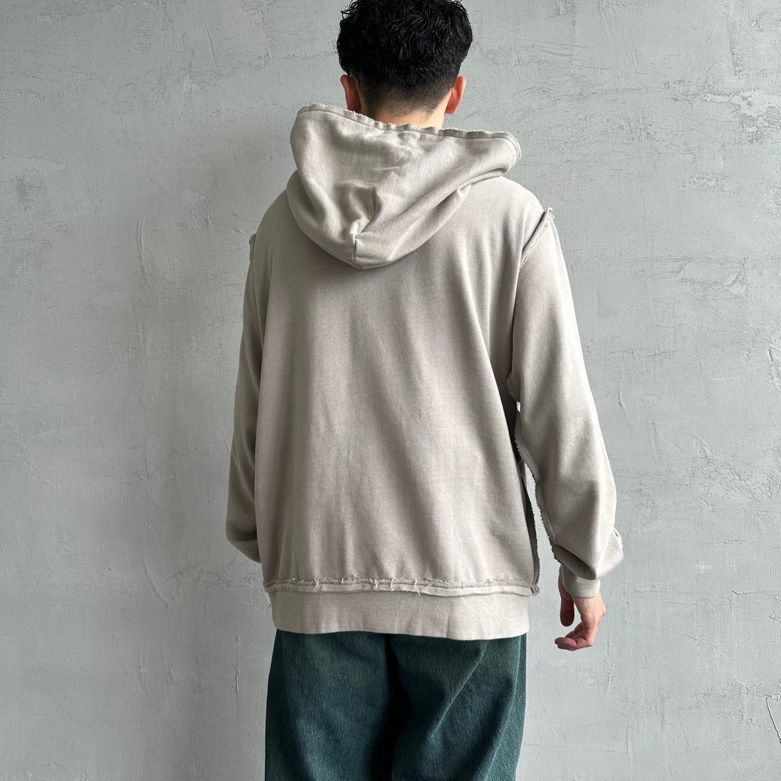 ONEITA [オニータ] 別注 インサイドアウト スウェットパーカー [2423-441IN-JF] GREY &&モデル身長：168cm 着用サイズ：L&&