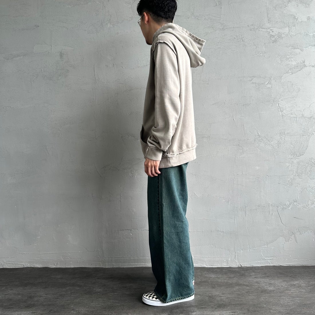 ONEITA [オニータ] 別注 インサイドアウト スウェットパーカー [2423-441IN-JF] GREY &&モデル身長：168cm 着用サイズ：L&&