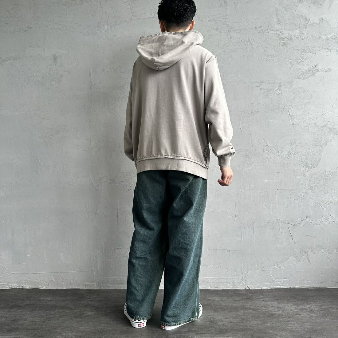 ONEITA [オニータ] 別注 インサイドアウト スウェットパーカー [2423-441IN-JF] GREY &&モデル身長：168cm 着用サイズ：L&&