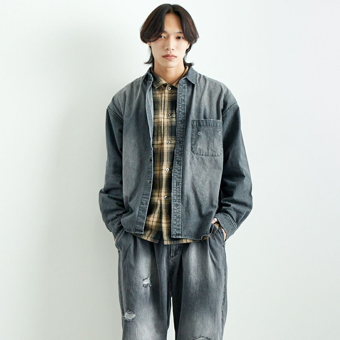 VALTA [ヴァルタ] 別注 デニムシャツ [VA24AW3040-JF] 710 BLACK &&モデル身長：179cm 着用サイズ：L&&