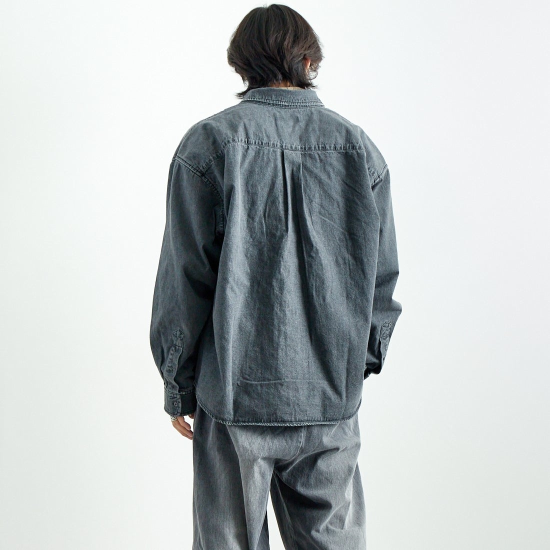 VALTA [ヴァルタ] 別注 デニムシャツ [VA24AW3040-JF] 710 BLACK &&モデル身長：179cm 着用サイズ：L&&