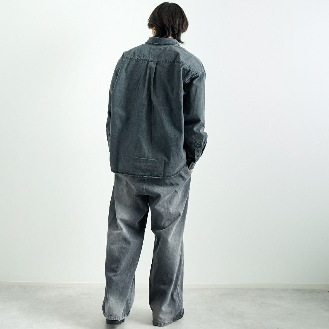 VALTA [ヴァルタ] 別注 デニムシャツ [VA24AW3040-JF] 710 BLACK &&モデル身長：179cm 着用サイズ：L&&