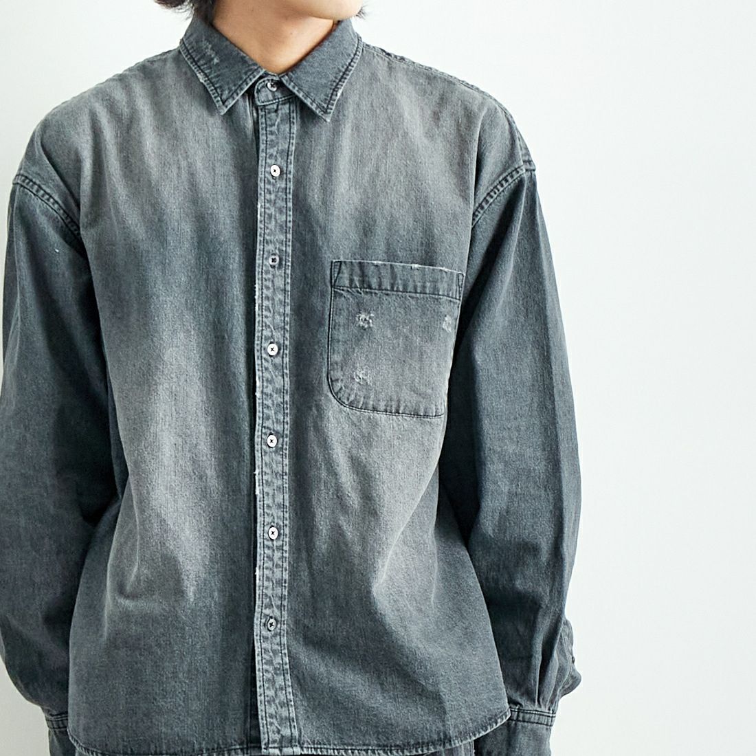 VALTA [ヴァルタ] 別注 デニムシャツ [VA24AW3040-JF] 710 BLACK &&モデル身長：179cm 着用サイズ：L&&