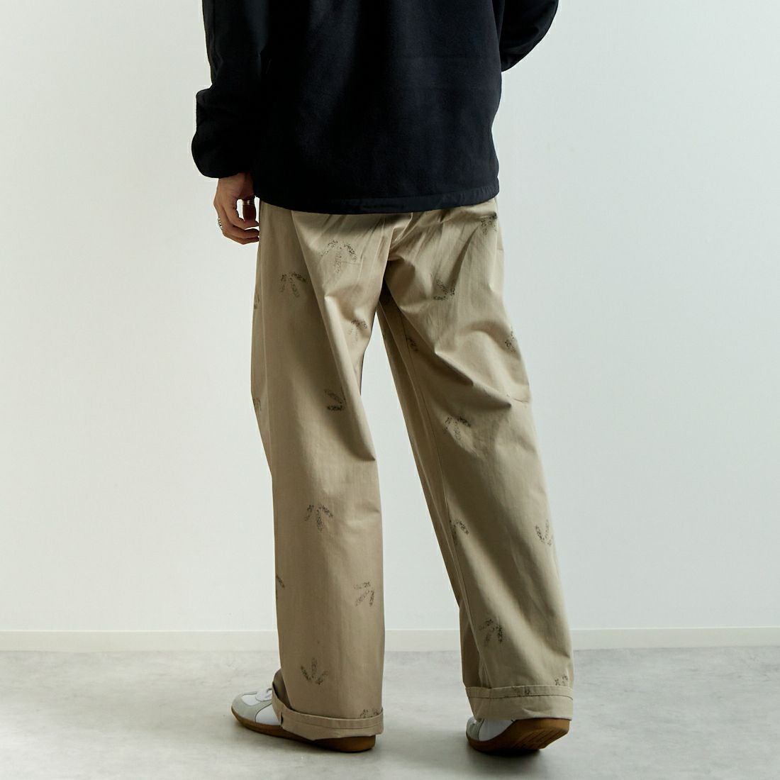 Name. [ネーム] ベルテッドパンツ [NMPT-020] BEIGE &&モデル身長：179cm 着用サイズ：2&&