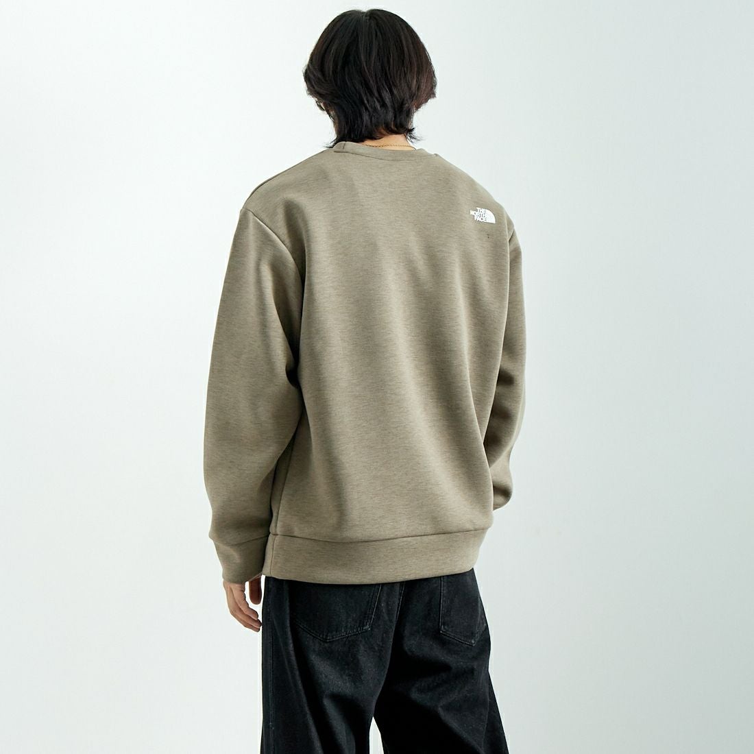 THE NORTH FACE [ザ ノースフェイス] テックエアースウェットクルー [NT62486] CR &&モデル身長：179cm 着用サイズ：XL&&