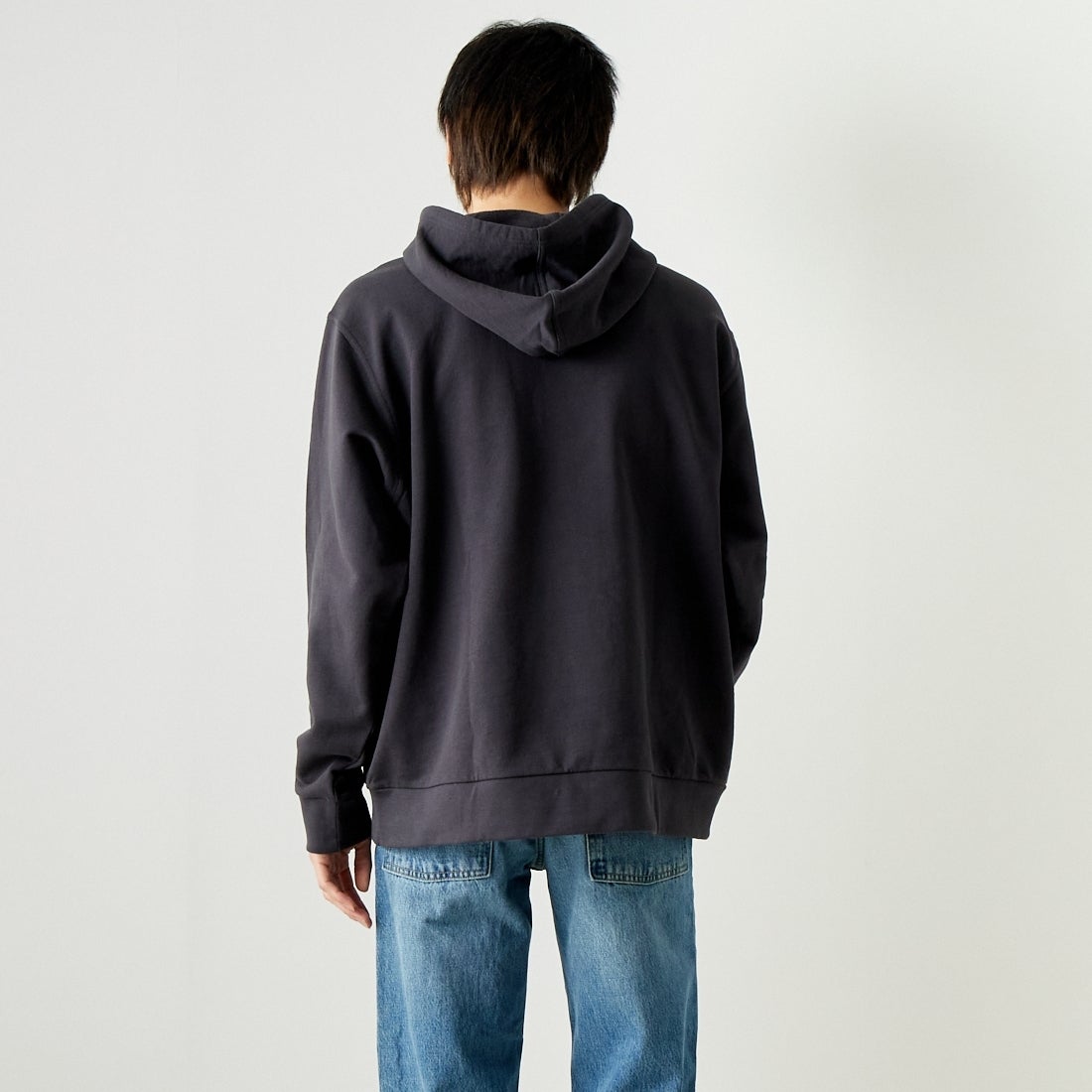 patagonia [パタゴニア] デイリー フーディスウェットシャツ [22770] INBK &&モデル身長：182cm 着用サイズ：L&&