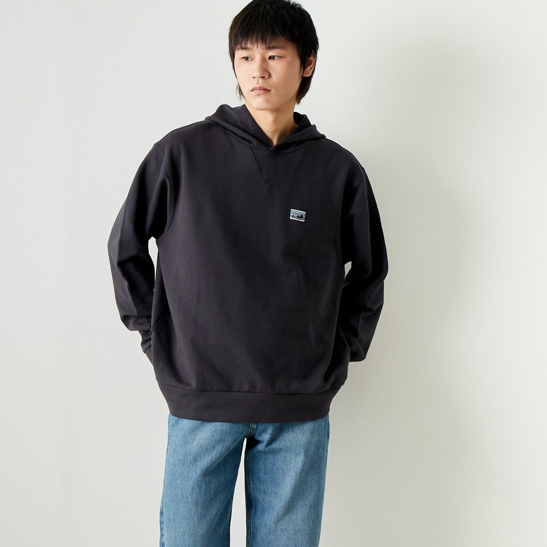 patagonia [パタゴニア] デイリー フーディスウェットシャツ [22770] INBK &&モデル身長：182cm 着用サイズ：L&&