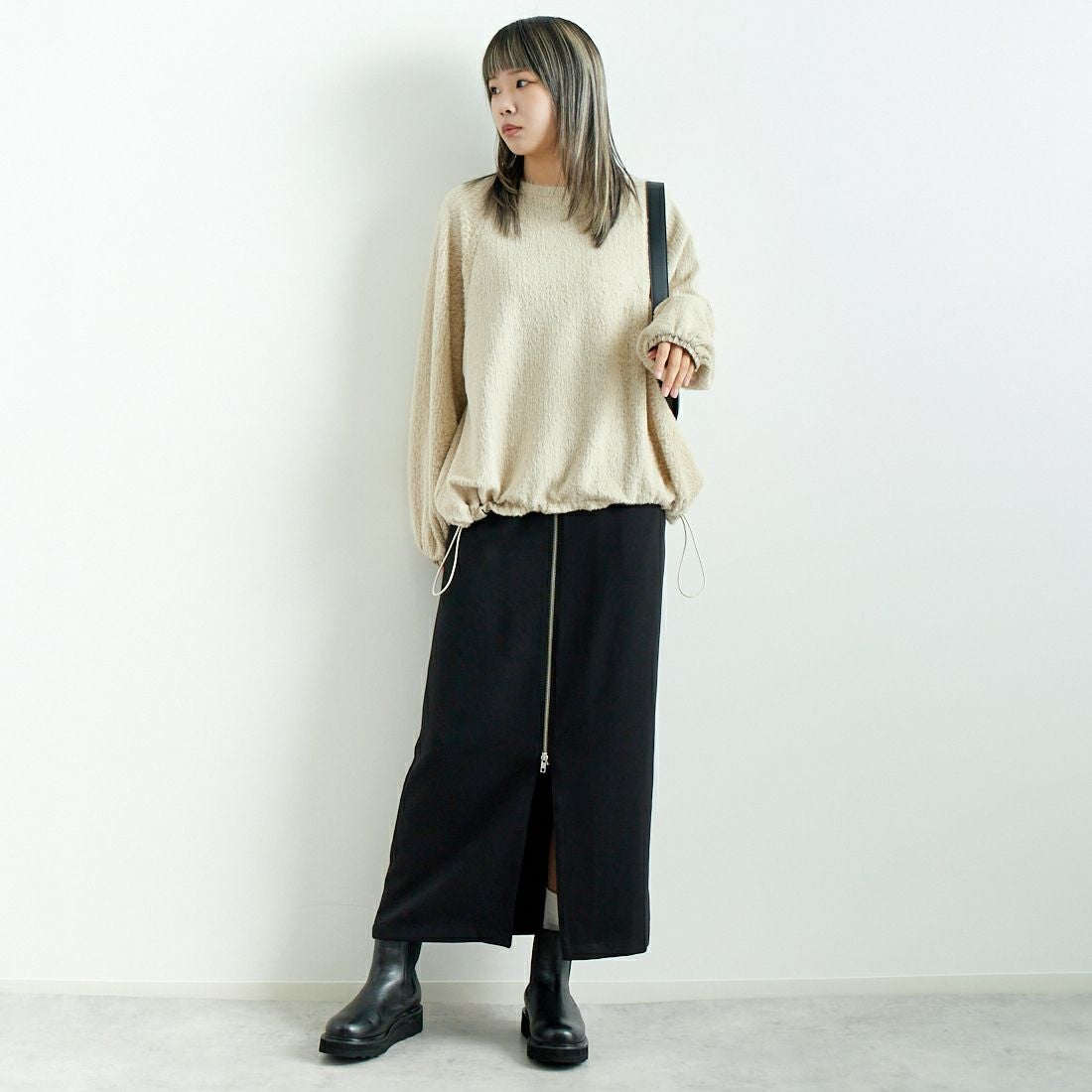 CHIGNON [シニヨン] シャギーニットソープルオーバー [8645-290MK] L.BEIGE &&モデル身長：167cm 着用サイズ：F&&