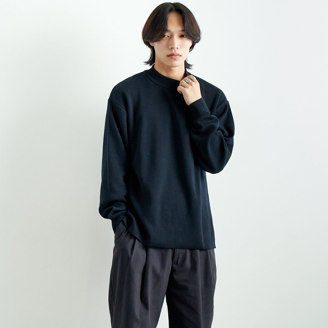 Noir Fabrik [ヌワールファブリック] ミラノリブモックネックニット [NF-244-068] BLK &&モデル身長：179cm 着用サイズ：L&&