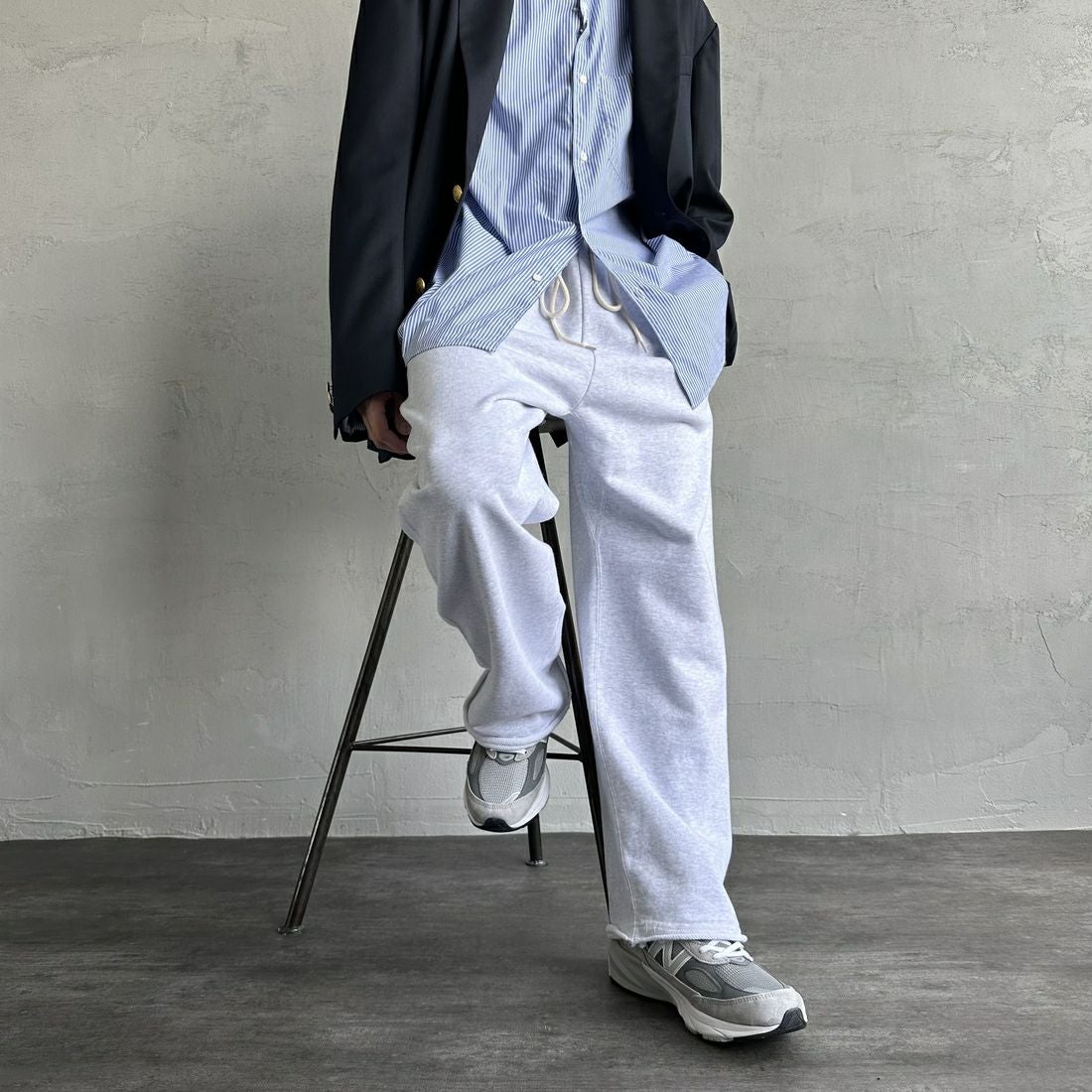 Jeans Factory Clothes [ジーンズファクトリークローズ] ピグメント ヘビー裏毛ワイドスウェットパンツ [2423-INM2] ASH &&モデル身長：168cm 着用サイズ：M&&