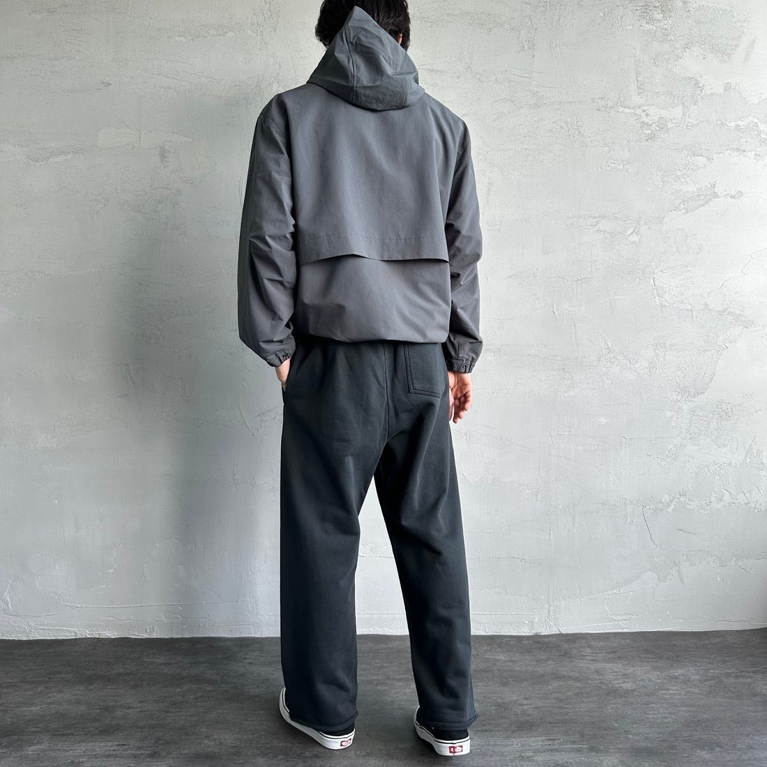 Jeans Factory Clothes [ジーンズファクトリークローズ] ピグメント ヘビー裏毛ワイドスウェットパンツ [2423-INM2] BLACK &&モデル身長：179cm 着用サイズ：L&&