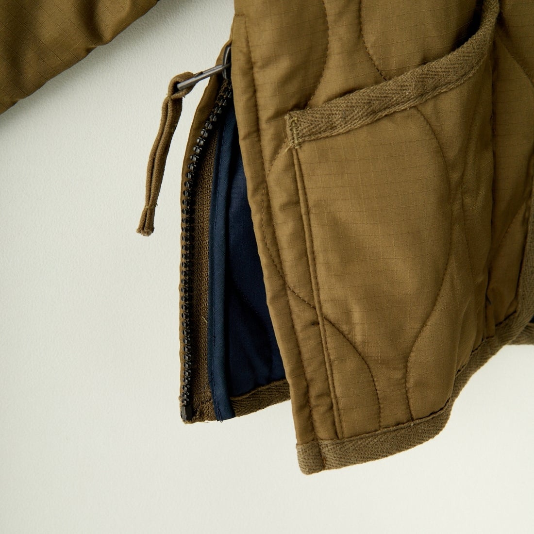 TAION [タイオン] キッズミリタリー Vネックジップダウンジャケット [TAION-K101ZML-1] D.OLIVE